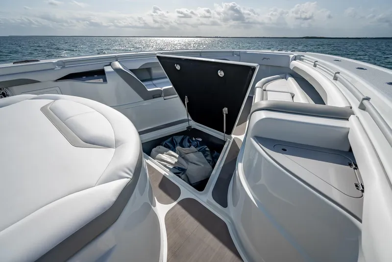 Slide: The Image of Yellowfin 54 Offshore 2023 - 74