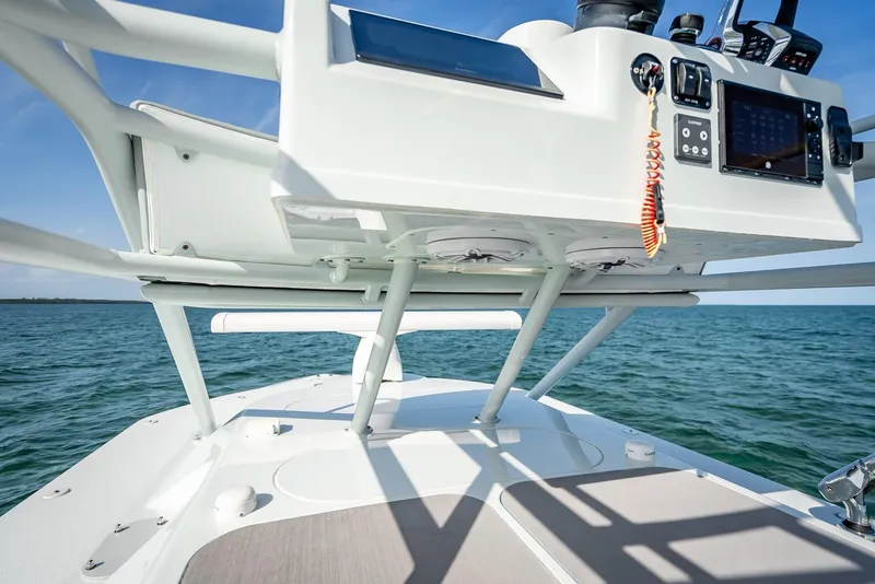 Slide: The Image of Yellowfin 54 Offshore 2023 - 86