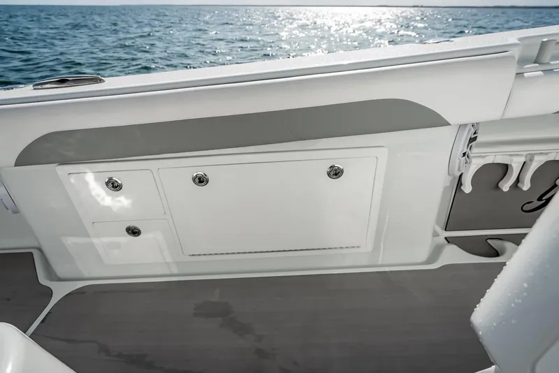 Slide: The Image of Yellowfin 54 Offshore 2023 - 93