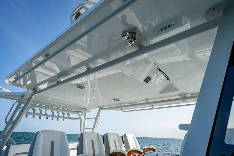 Slide: The Image of Yellowfin 54 Offshore 2023 - 95