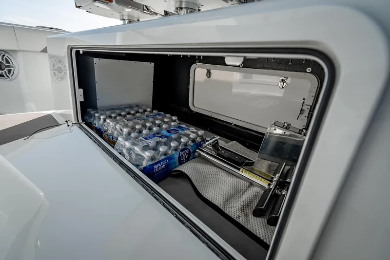 Slide: The Image of Yellowfin 54 Offshore 2023 - 99