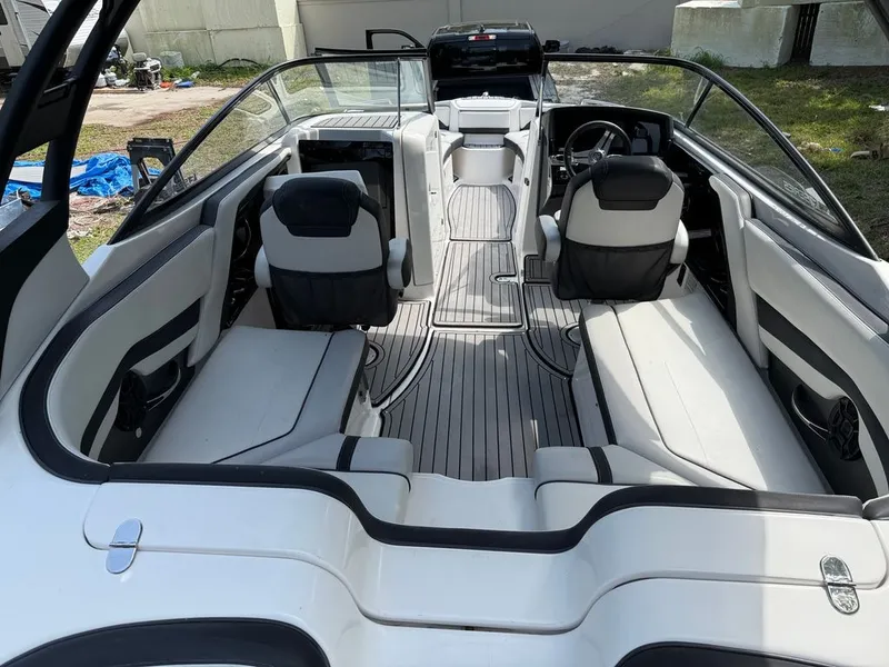 Slide: The Image of Yamaha 242 Limited SE 2018 - 12