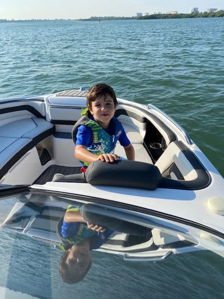 Slide: The Image of Yamaha 242 Limited SE 2018 - 24