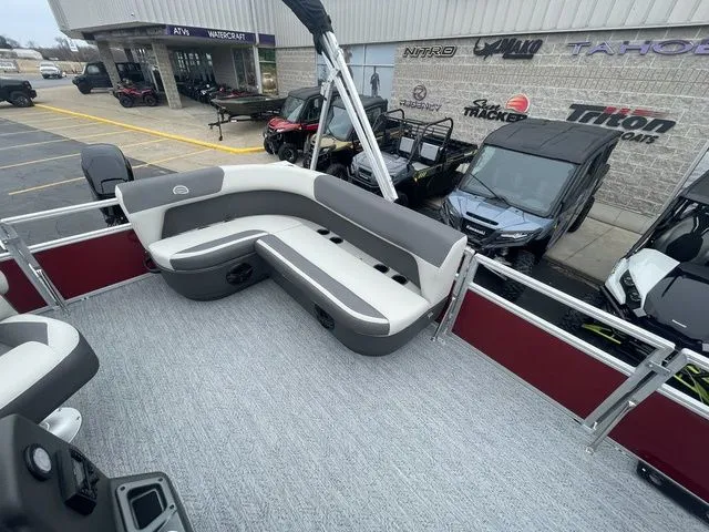 Slide: The Image of Sun Tracker Bass Buggy 16 XL Select 2026 - 12