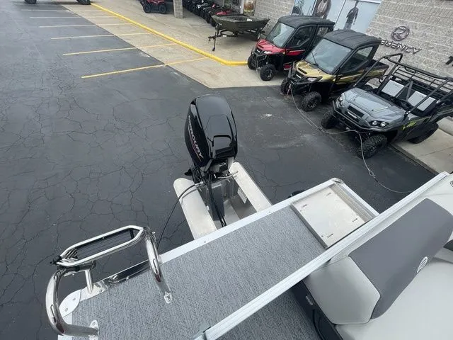 Slide: The Image of Sun Tracker Bass Buggy 16 XL Select 2026 - 15