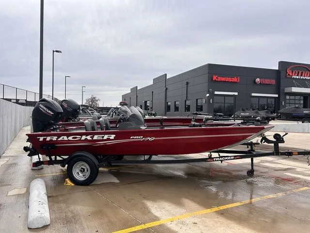 The Image of Tracker Pro 170 2022 - undefined