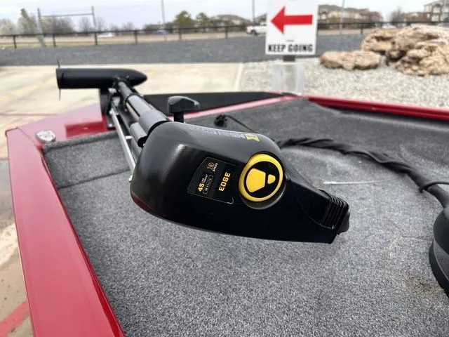 Slide: The Image of Tracker Pro 170 2022 - 9