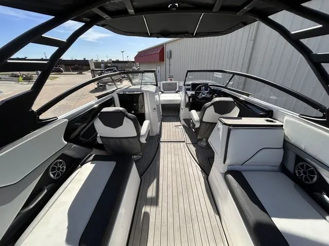 Slide: The Image of Yamaha 252S 2023 - 10