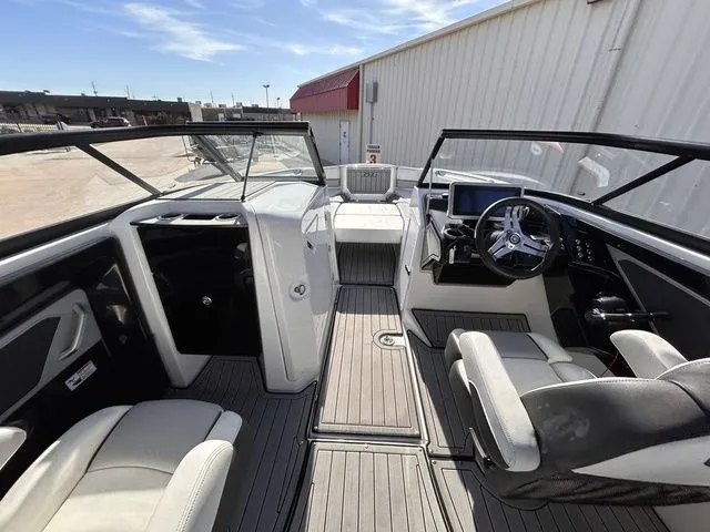 Slide: The Image of Yamaha 252S 2023 - 11