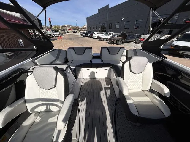 Slide: The Image of Yamaha 252S 2023 - 17