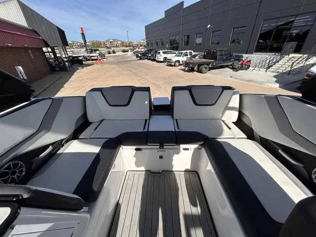 Slide: The Image of Yamaha 252S 2023 - 18