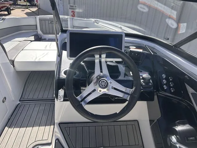 Slide: The Image of Yamaha 252S 2023 - 19