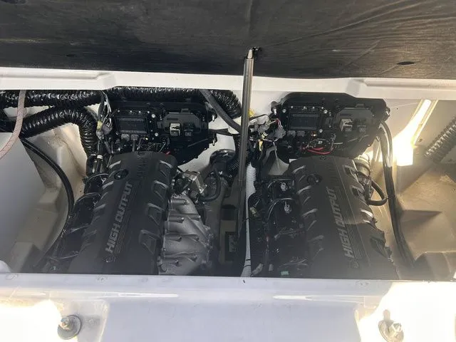 Slide: The Image of Yamaha 252S 2023 - 22