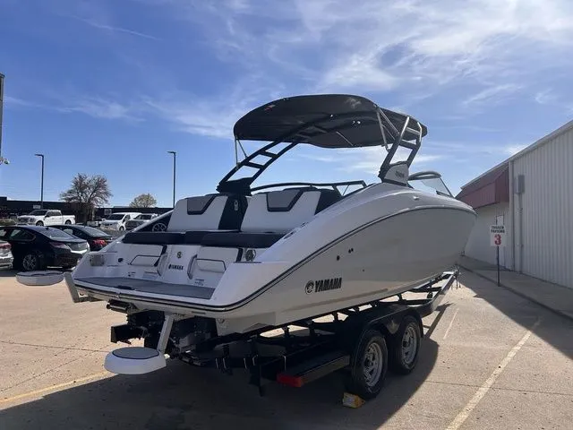 Slide: The Image of Yamaha 252S 2023 - 5