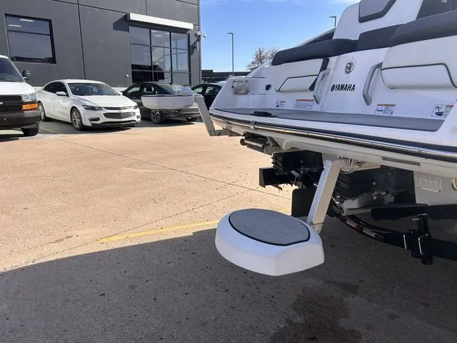 Slide: The Image of Yamaha 252S 2023 - 6