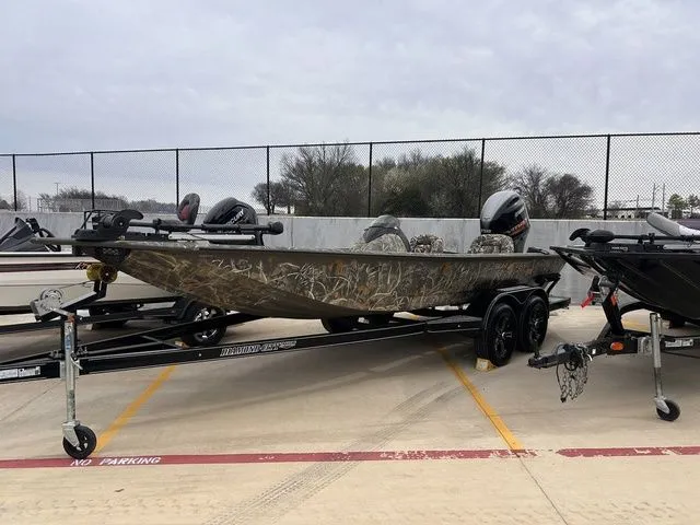 The Image of War Eagle 861 Predator 2023 - undefined