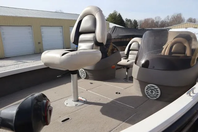 Slide: The Image of Crestliner 1750 Fish Hawk SC 2005 - 10