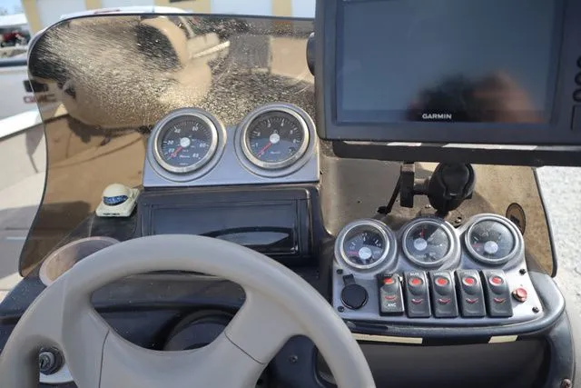 Slide: The Image of Crestliner 1750 Fish Hawk SC 2005 - 5