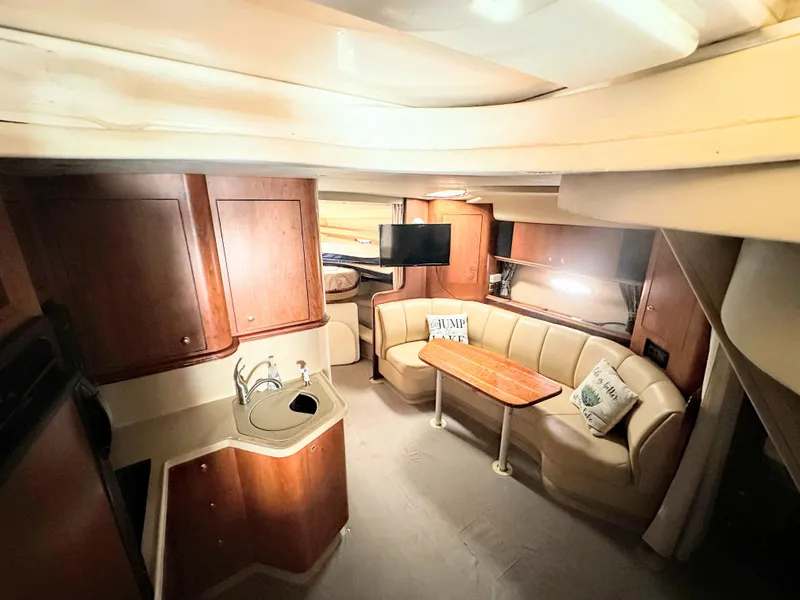 Slide: The Image of Cruisers 3672 Express 2000 - 50