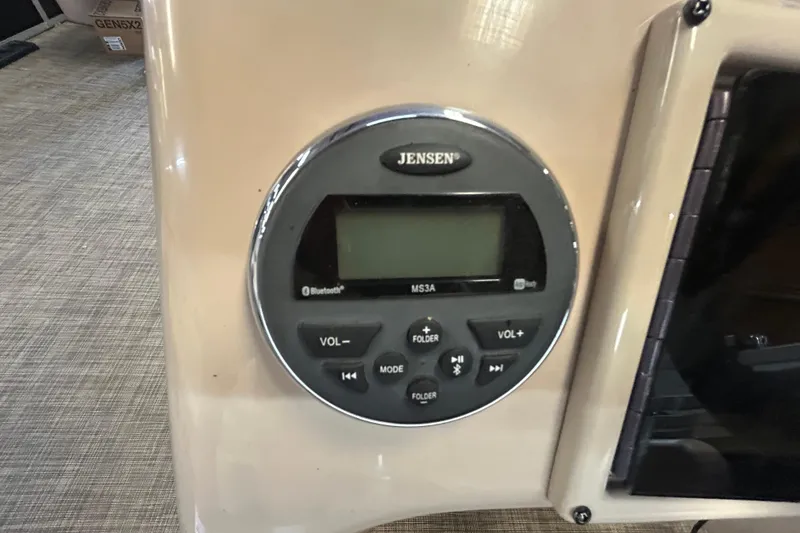 Slide: The Image of Jensen MS3A stereo system on 2018 SunCatcher V20 Fish boat dashboard. - 17