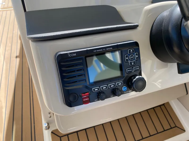 Slide: The Image of ICOM radio on Boston Whaler 320 Vantage 2019 boat. - 24