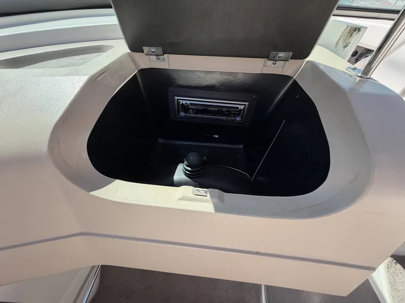 Slide: The Image of Regal 2200 Bowrider 2003 - 14