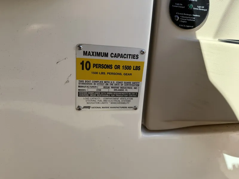 Slide: The Image of Regal 2200 Bowrider 2003 - 19