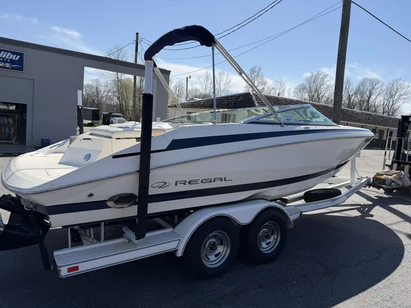 Slide: The Image of Regal 2200 Bowrider 2003 - 6