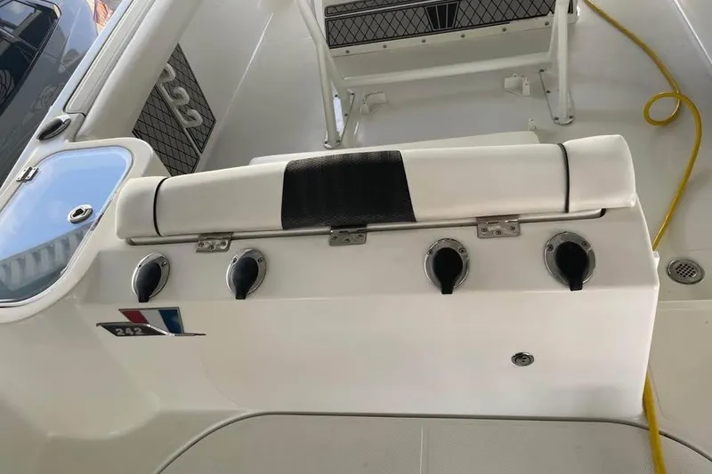 Slide: The Image of 2023 Wellcraft 242 Fisherman boat detail with serial number AKF2171237. - 9