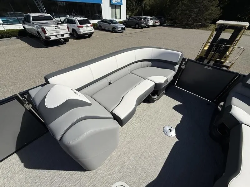 Slide: The Image of Avalon Catalina Quad 2025 - 21