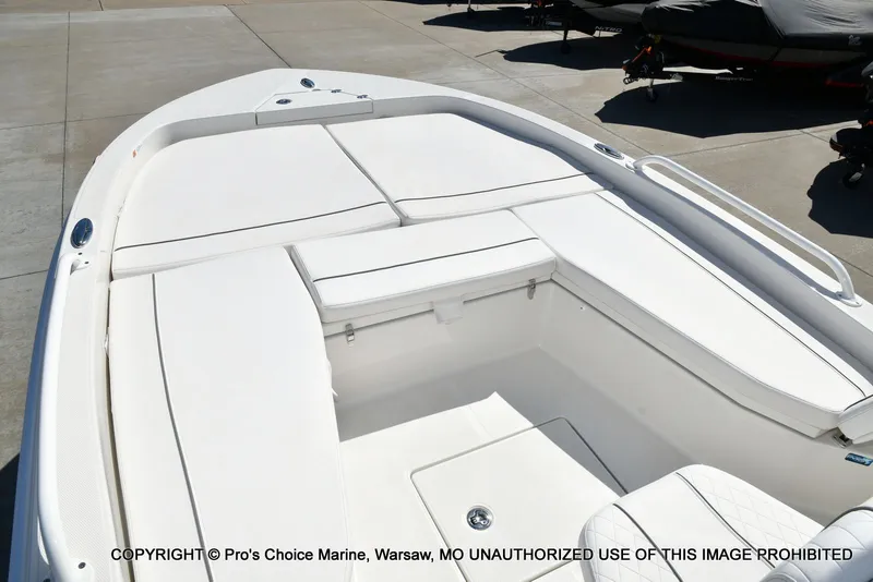 Slide: The Image of Ranger 2360 Bay w/300HP Mercury Verado 2025 - 10