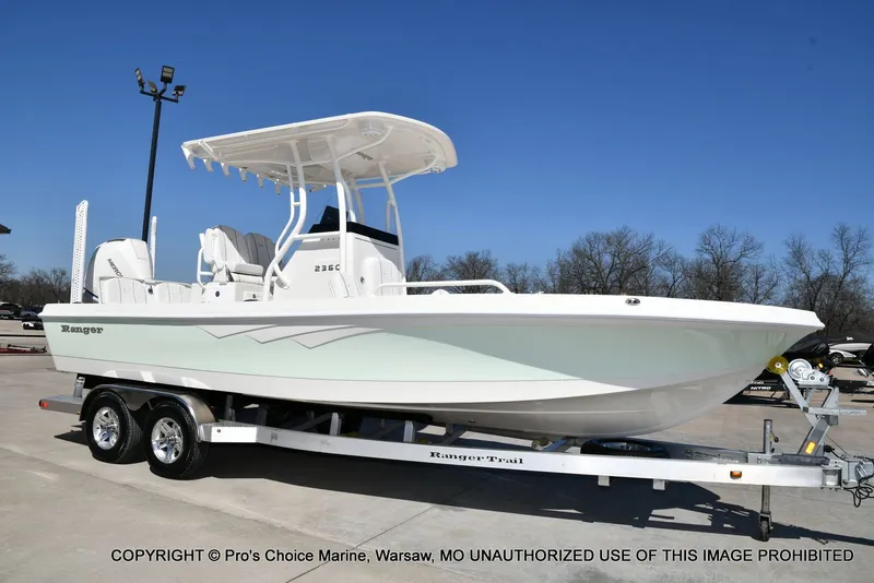 Slide: The Image of Ranger 2360 Bay w/300HP Mercury Verado 2025 - 102