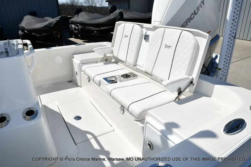 Slide: The Image of Ranger 2360 Bay w/300HP Mercury Verado 2025 - 20