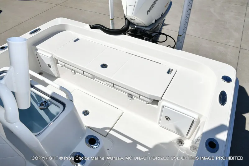 Slide: The Image of Ranger 2360 Bay w/300HP Mercury Verado 2025 - 21