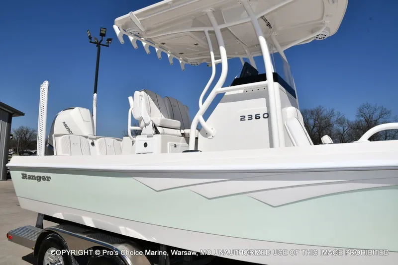 Slide: The Image of Ranger 2360 Bay w/300HP Mercury Verado 2025 - 3