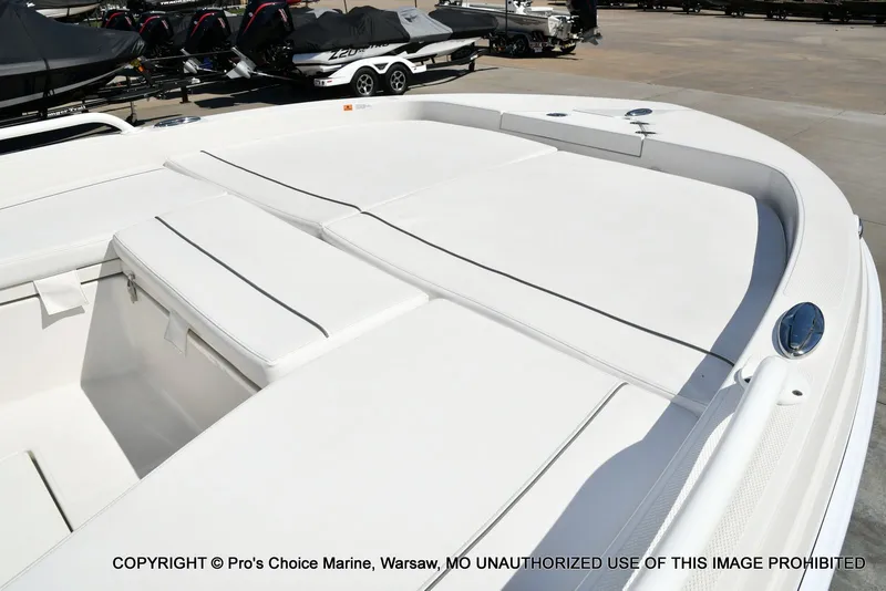 Slide: The Image of Ranger 2360 Bay w/300HP Mercury Verado 2025 - 36