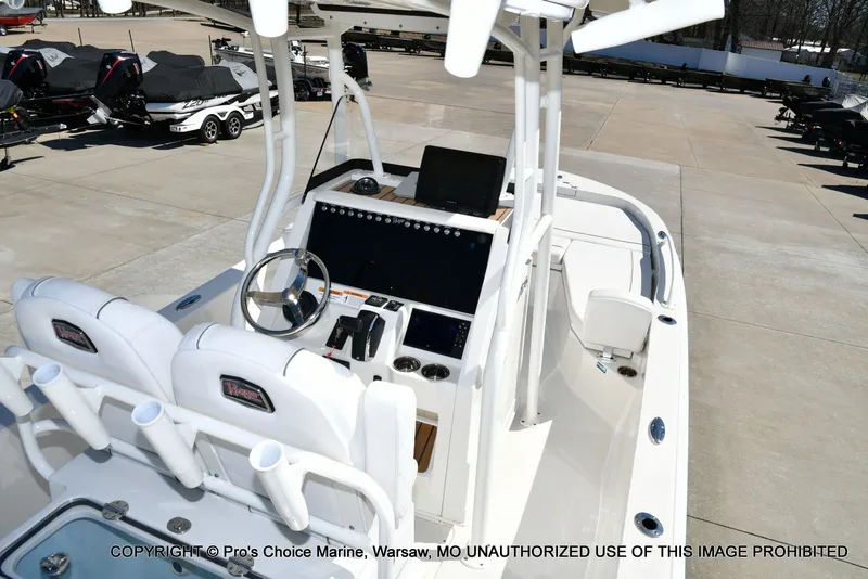 Slide: The Image of Ranger 2360 Bay w/300HP Mercury Verado 2025 - 40