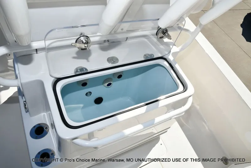 Slide: The Image of Ranger 2360 Bay w/300HP Mercury Verado 2025 - 43