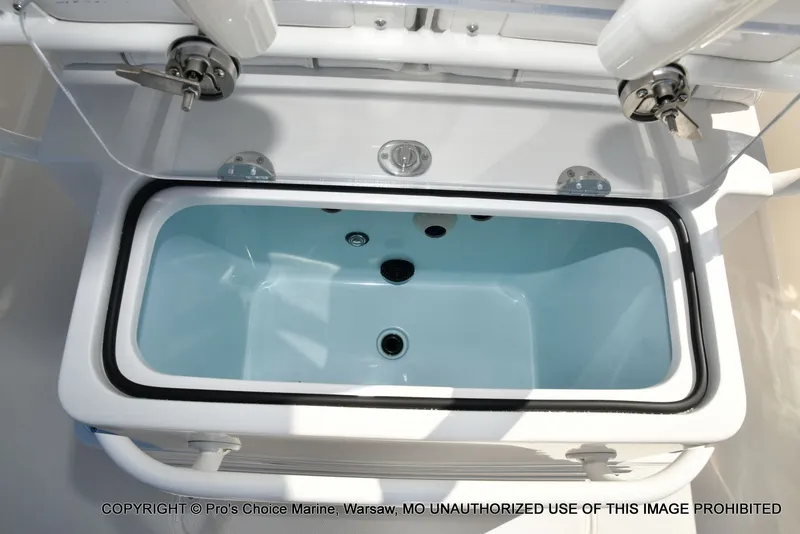 Slide: The Image of Ranger 2360 Bay w/300HP Mercury Verado 2025 - 44