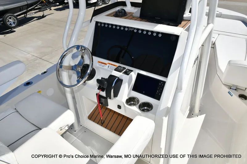 Slide: The Image of Ranger 2360 Bay w/300HP Mercury Verado 2025 - 46