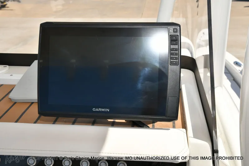 Slide: The Image of Ranger 2360 Bay w/300HP Mercury Verado 2025 - 47