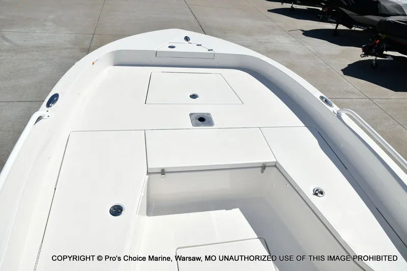 Slide: The Image of Ranger 2360 Bay w/300HP Mercury Verado 2025 - 54