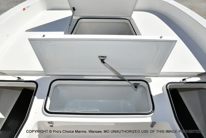 Slide: The Image of Ranger 2360 Bay w/300HP Mercury Verado 2025 - 56