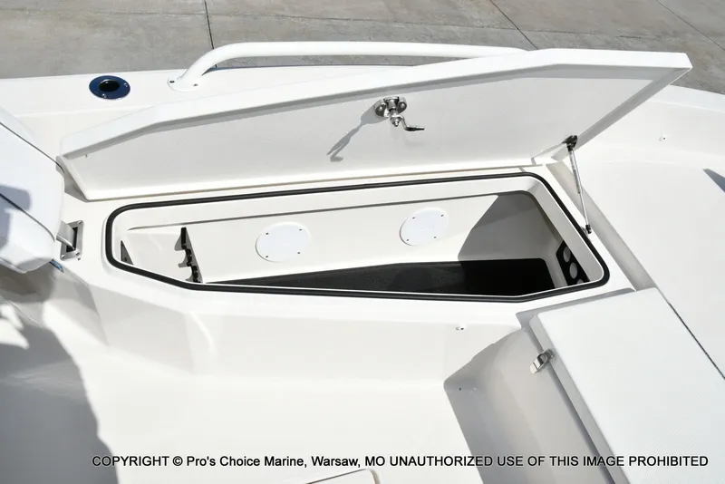 Slide: The Image of Ranger 2360 Bay w/300HP Mercury Verado 2025 - 58