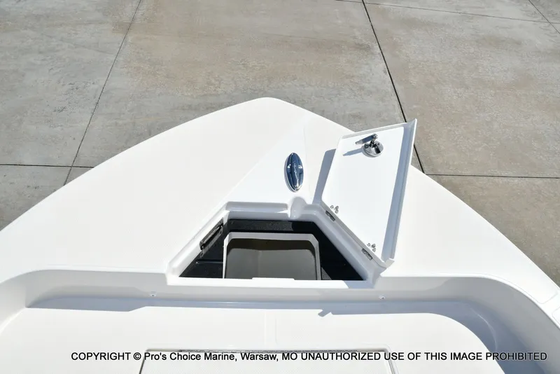 Slide: The Image of Ranger 2360 Bay w/300HP Mercury Verado 2025 - 64