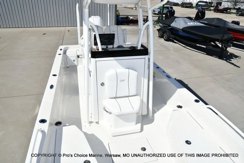 Slide: The Image of Ranger 2360 Bay w/300HP Mercury Verado 2025 - 68