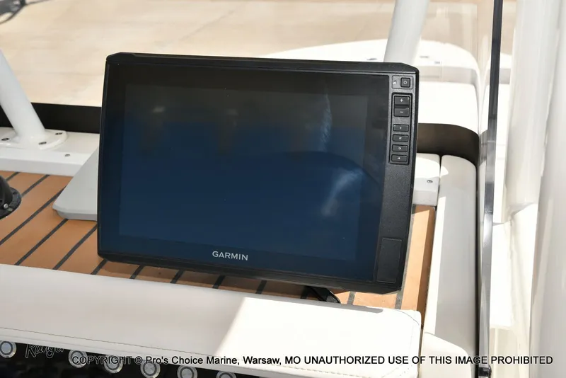 Slide: The Image of Ranger 2360 Bay w/300HP Mercury Verado 2025 - 7