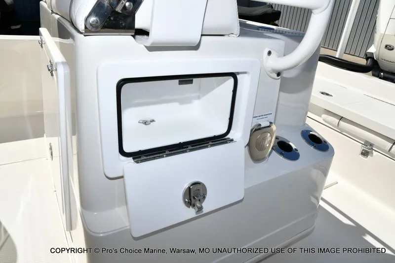 Slide: The Image of Ranger 2360 Bay w/300HP Mercury Verado 2025 - 77