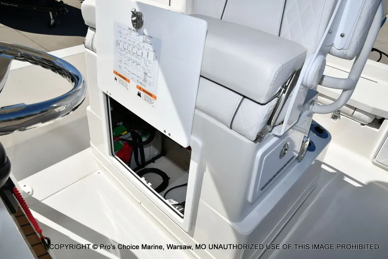 Slide: The Image of Ranger 2360 Bay w/300HP Mercury Verado 2025 - 78