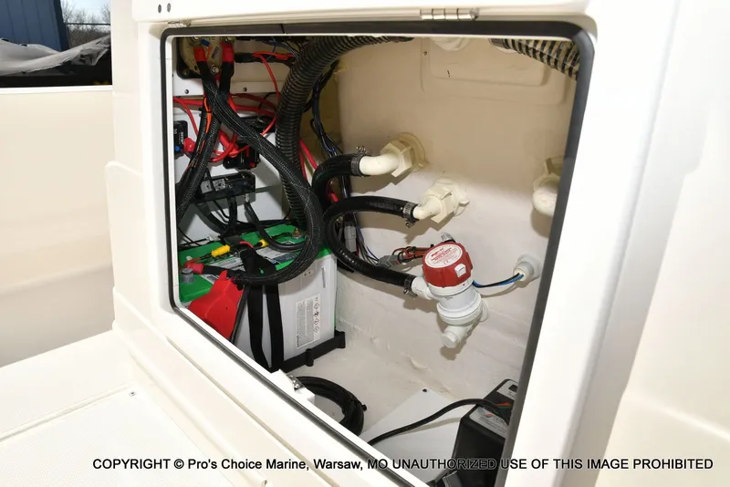 Slide: The Image of Ranger 2360 Bay w/300HP Mercury Verado 2025 - 79